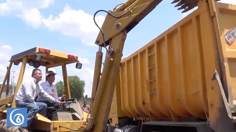 Inicio de la construcción del puente de San Marcos Huixtoco a Cuatro Vientos