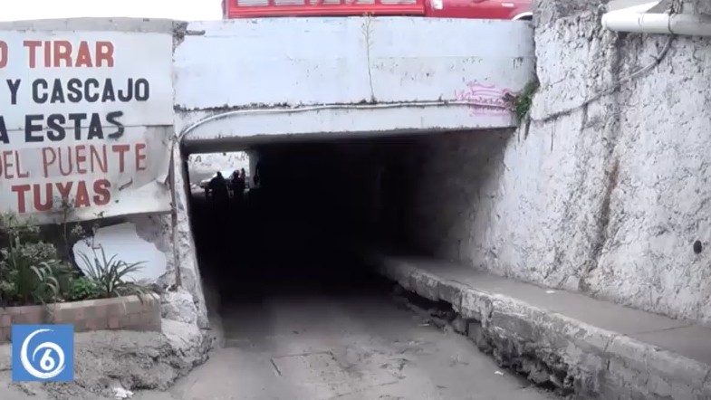 Denuncian automovilistas que paso a desnivel es un punto inseguro