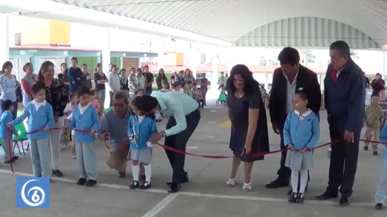 Entrega de techumbre en el Jardín de Niños Iztaccíhuatl de San Buenaventura