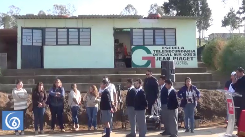 Entrega de aulas en la telesecundaria Jean Piaget de la colonia Ampliación Acozac