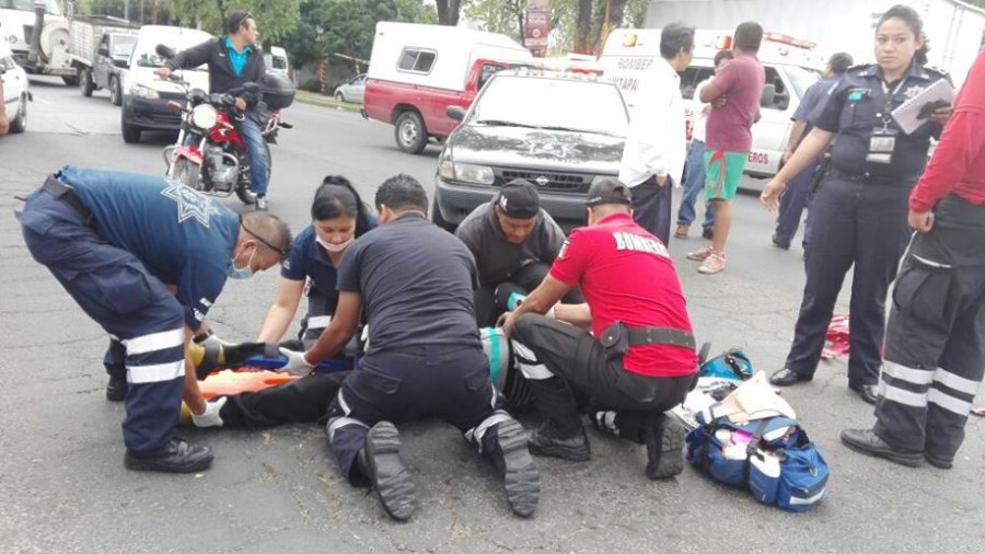 Se registra accidente frente a la Comercial Mexicana en avenida Cuauhtémoc