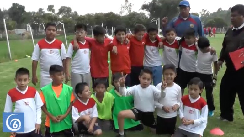 Equipos de fútbol de Ayotla jugarán la final en el Estadio Azteca
