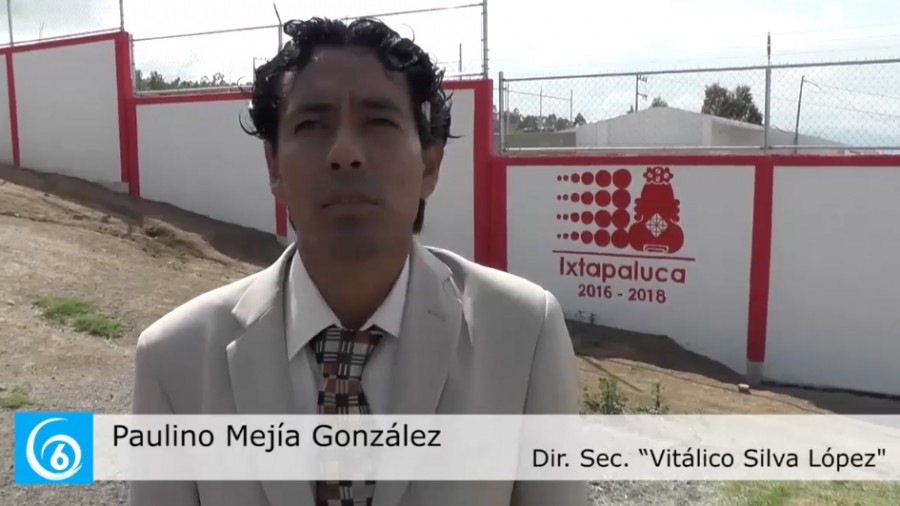 Primera fase de la construcción de barda perimetral en secundaria de la colonia Luis Córdova Reyes