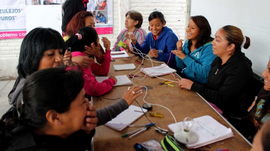 Concluye el taller Mujeres en la construcción