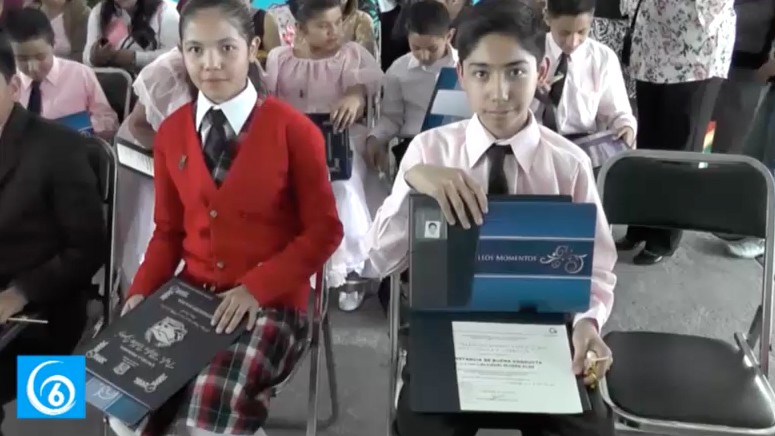 Clausura de ciclo escolar en la primaria Télesforo Roldán Yáñez 