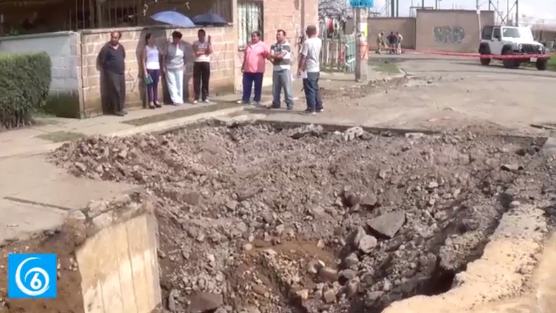 Debido a las fuertes lluvias se abrieron socavones en zonas de Ixtapaluca 