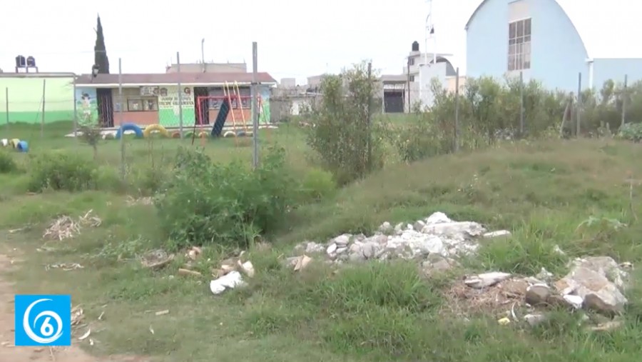 Terreno baldío de la colonia Alcanfores en Chalco en un punto de infección