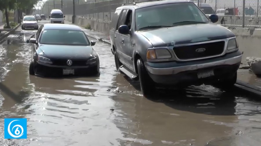 La avenida Puebla en Los Reyes La Paz, continúa presentando malas condiciones 