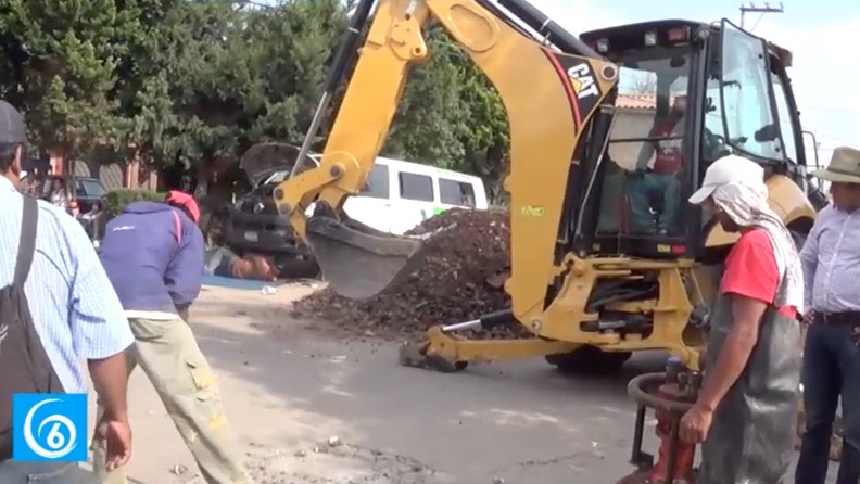 Tapan socavón de la unidad Santa Bárbara