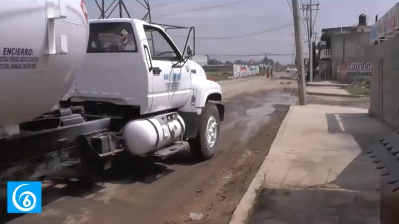 Pavimentación inconclusa en avenida Acapol en Valle de Chalco 