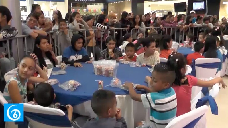 Plaza de Sendero Ixtapaluca apoyo con útiles a pequeños de bajos recursos