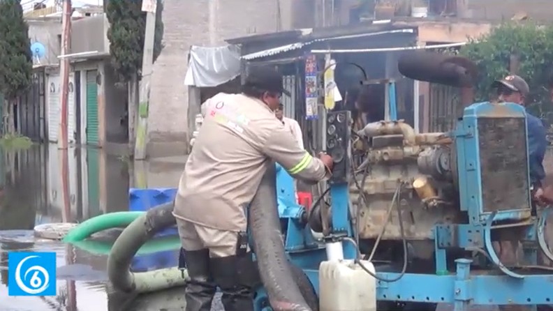 Banderazo de construcción del colector sanitario en la colonia El Caracol