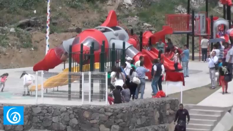 Inauguración del parque Wenceslao que consiste en cinco plataformas