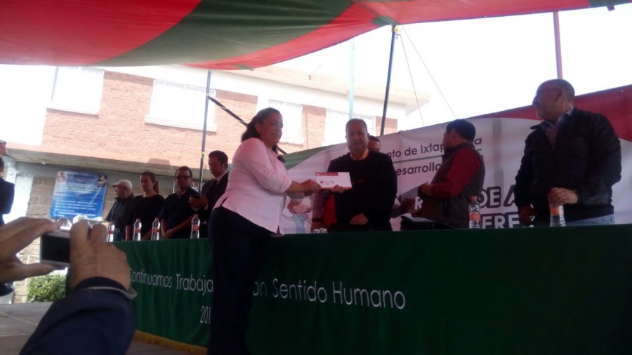 Catequistas reciben tarjeta estatal Mujeres que logran en grande""