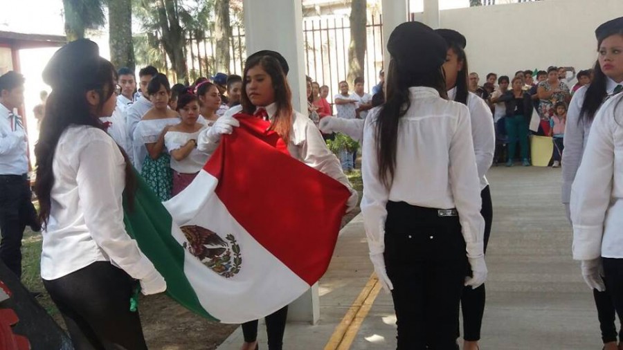 Entregan techumbre en el CECATI No.196 de Valle de Chalco