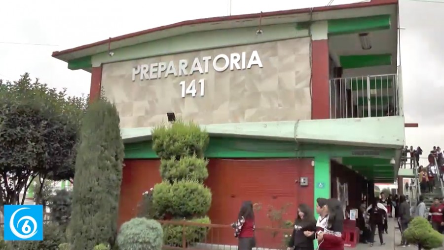 La Diputada Maricela Serrano, hizo entrega de cemento a la preparatoria No. 174 de San Buenaventura