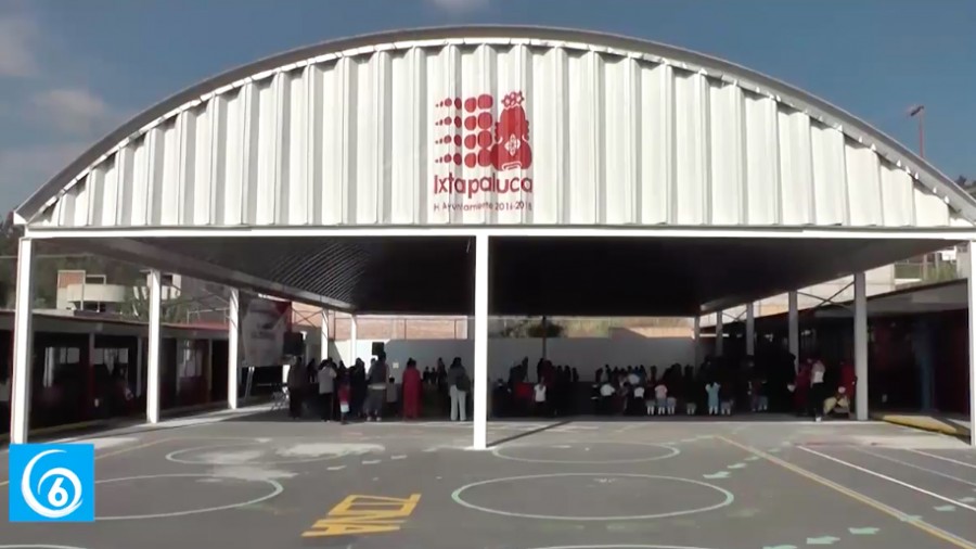 Entrega de techumbre en el jardín de niños Sor Juana Inés de la Cruz en Los Héroes