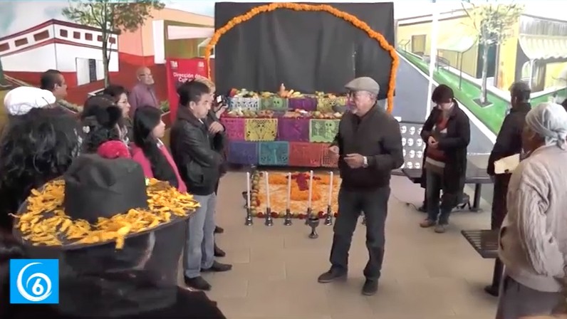 La Dirección de Cultura de Ixtapaluca montó ofrenda prehispánica en Patio Ayotla