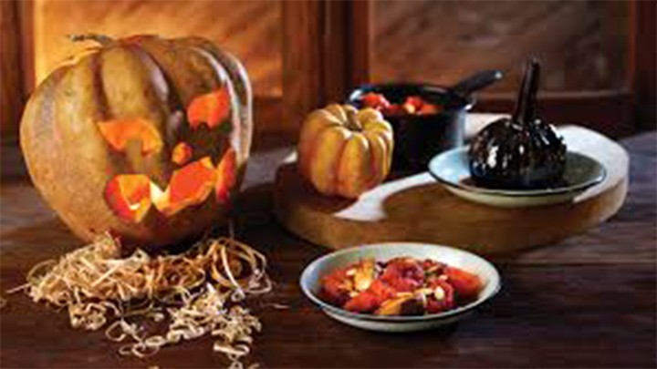 La preparación del chacualole, postre elaborado a base de calabaza