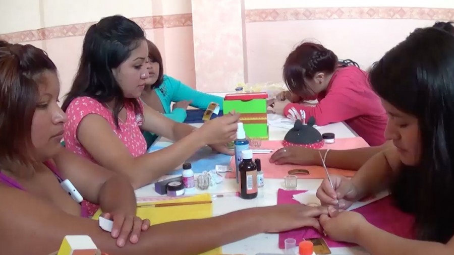 Talleres de autoempleo para madres adolescentes impartido por el consejo estatal