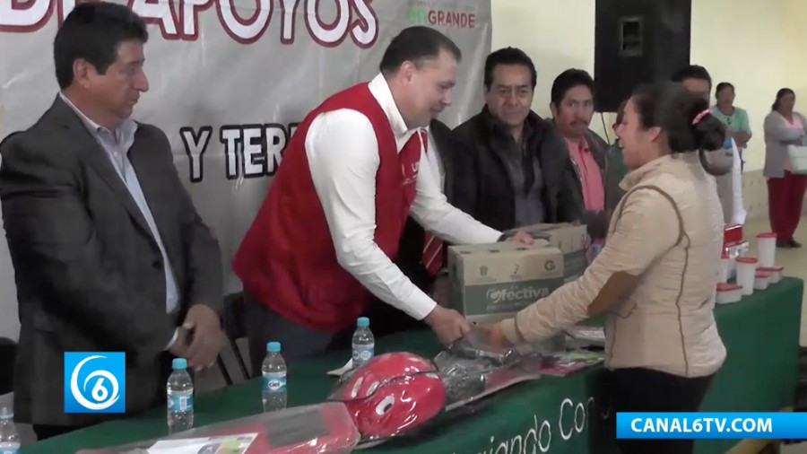 Se entregan apoyos invernales y juguetes en la comunidad de Río Frío