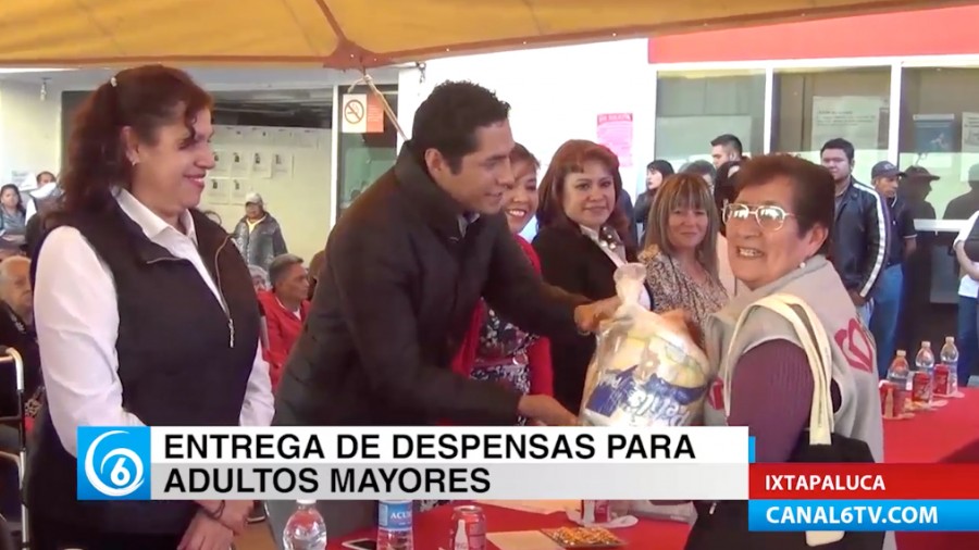 Personas de la tercera edad recibieron despensas alimentarias por parte del DIF de Ixtapaluca