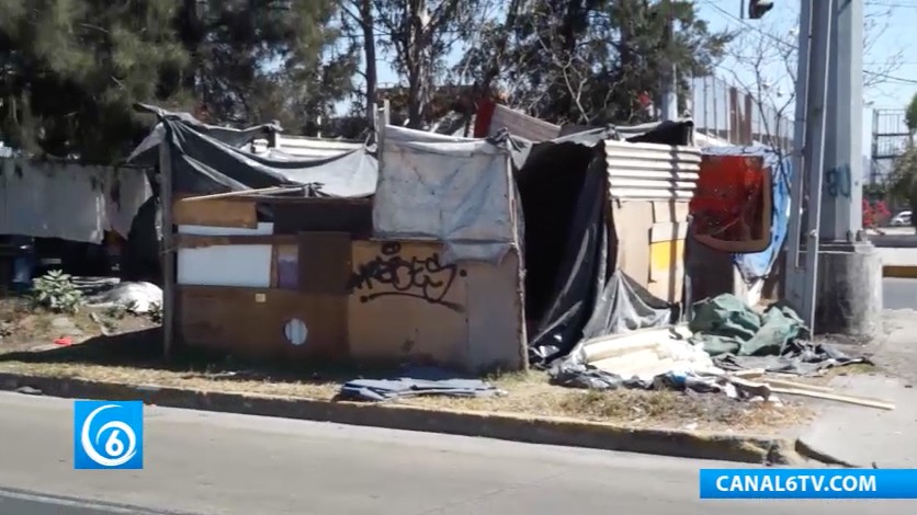 Familias que viven en el Bordo de Xochiaca piden apoyo de las autoridades