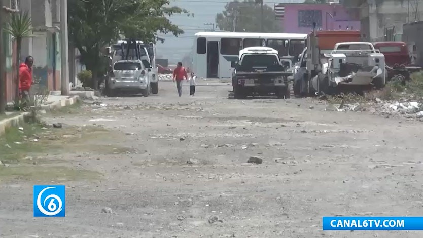 Falta de pavimentación en calles de la colonia Jardines de Chalco