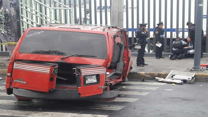 CHOCA TRANSPORTE ESCOLAR EN EJE 6 SUR