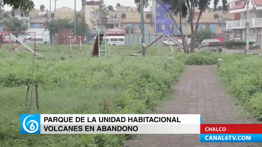 Parque de la Unidad Habitacional Volcanes en el municipio de Chalco se encuentra en total abandon
