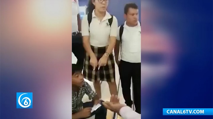 NIÑO SIN ZAPATOS ES DISCRIMINADO EN CINE DE TABASCO