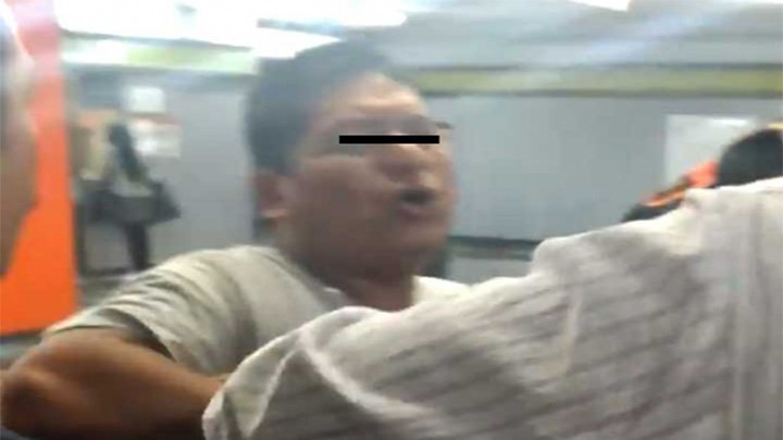 SUJETO FUE ACUSADO DE BAJARSE PANTALÓN FRENTE A UNA MUJER EN EL #METRO DE LA CIUDAD DE MÉXICO