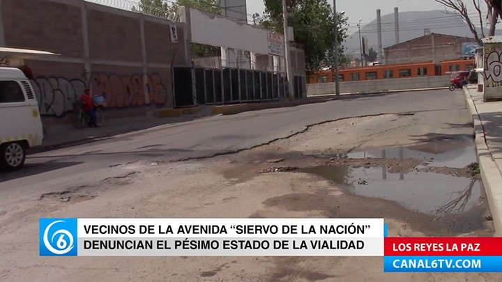 Vecinos de la avenida Siervo de la Nación, denuncia el pésimo estado de la vialidad