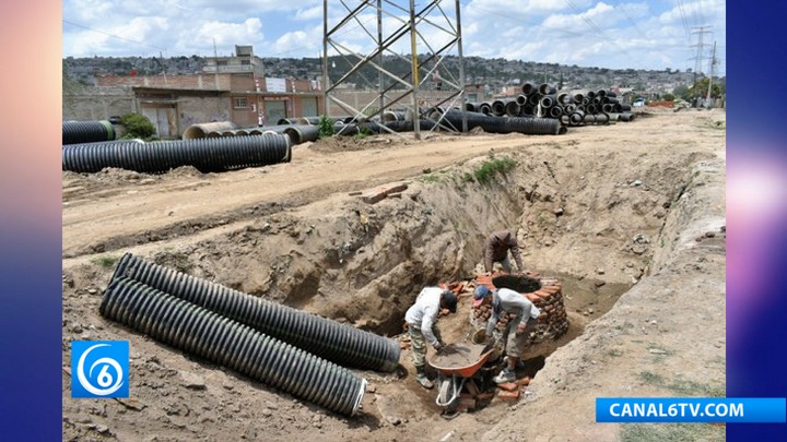 Avanza construcción de sistema de drenaje en el Ejido Santa María, en Chimalhuacán