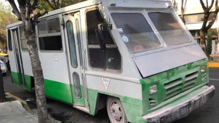 Microbús se incendia en Coyoacán provocando pánico en pasajeros