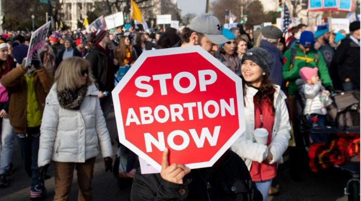 Senado de Alabama prohíbe el aborto; incluso en casos de violación e incesto