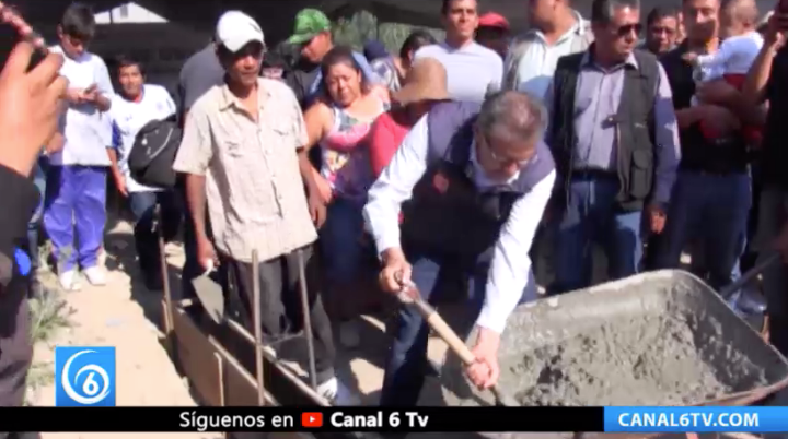 El gobierno de Chimalhuacán inició la construcción de más de 15 mil metros de guarniciones y 20 vialidades de la zona