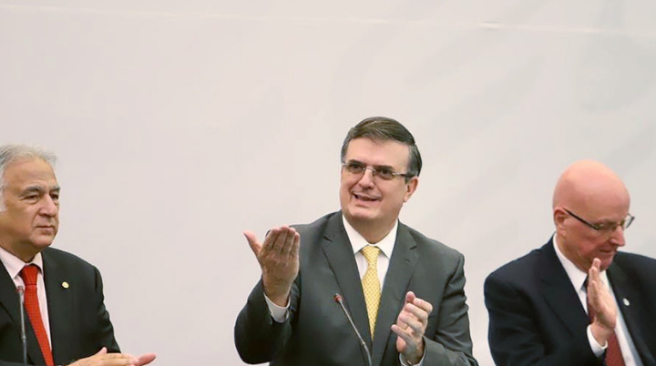 Series de narcos dañan la imagen de México: Ebrard