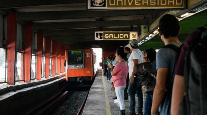 Reportan saturación en 8 líneas del Metro