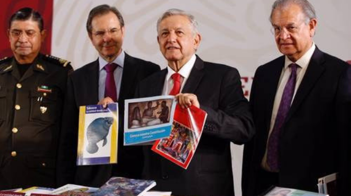 Libros de texto gratuitos incluyen uso de app y deberán ser devueltos