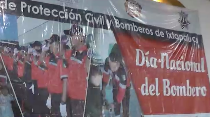 Como cada año el ayuntamiento de Ixtapaluca festejó a los Bomberos del municipio