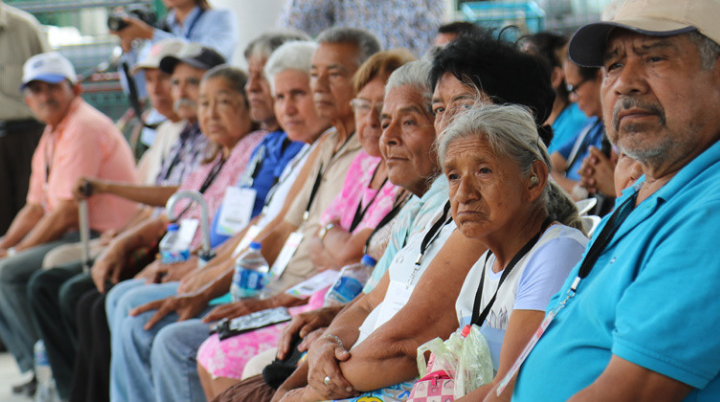 94% de adultos mayores con apoyo