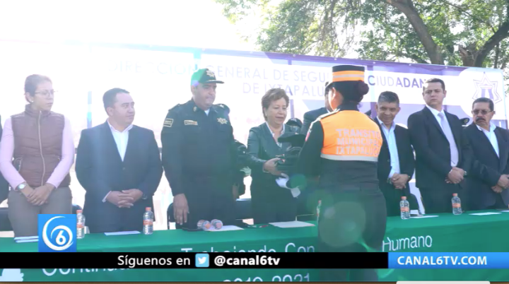 Ayuntamiento de Ixtapaluca entregó uniformes a policías municipales
