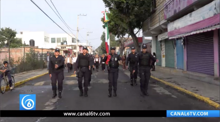 El ayuntamiento de Chicoloapan realizó desfile cívico del 16 de septiembre