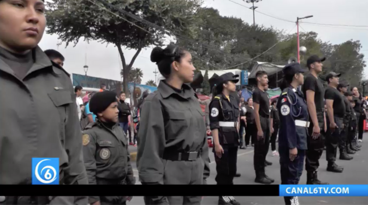 Habitantes de Valle de Chalco pudieron apreciar el desfile del 16 de septiembre