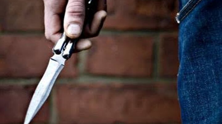 Mujer es asesinada a puñaladas en la Central de Abastos