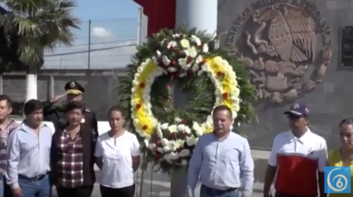 Con un minuto de silencio, recordaron los sismos de 1985 y 2017 en la explanada municipal de Valle de Chalco