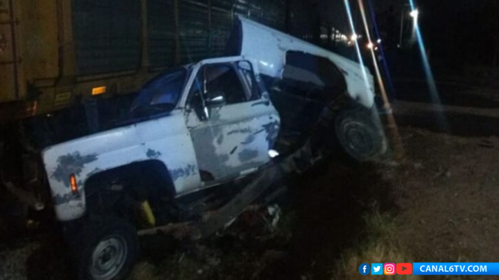 Muere conductor al querer ganarle al tren en Aguascalientes