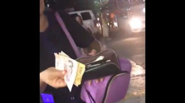 Llaman a mujer #LadyBilletes, se negó a pagar un taxi