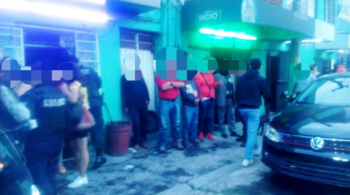 Clausuran bares en Nezahualcóyotl